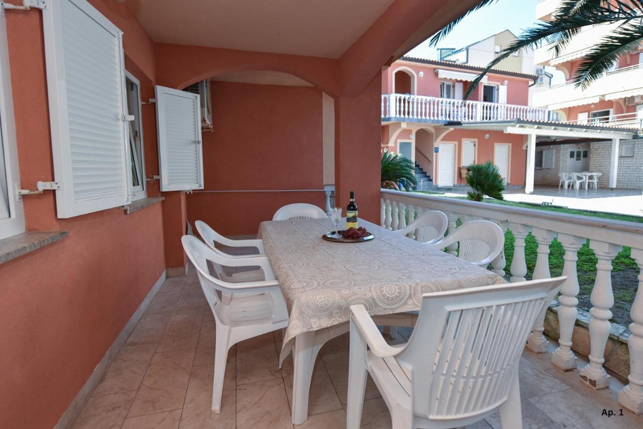Apartments Bella Sky II نوفاليا المظهر الخارجي الصورة